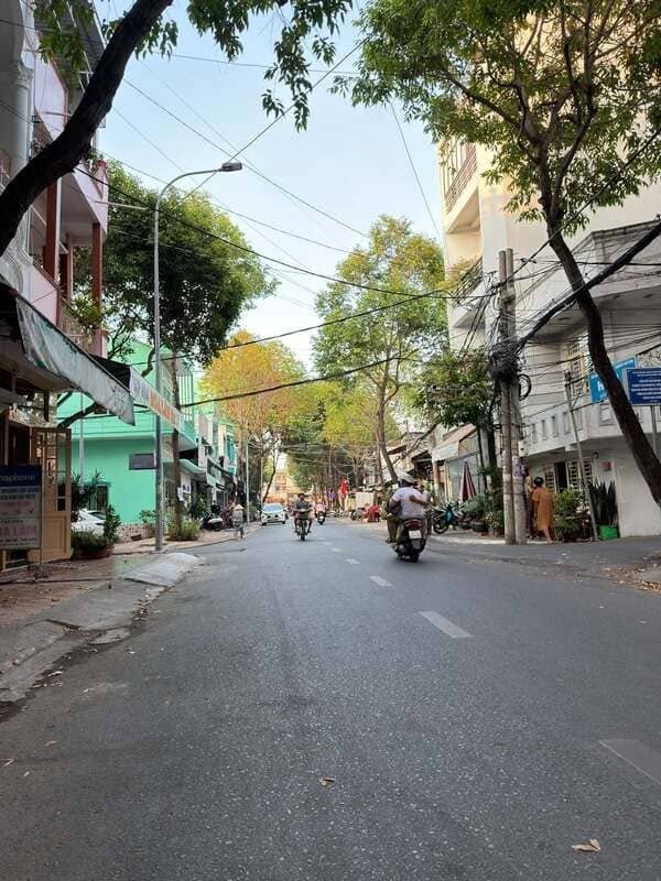 Bán nhà Cần Thơ mặt tiền đường Bùi Thị Xuân, Ninh Kiều, gần Vincom Hùng Vương