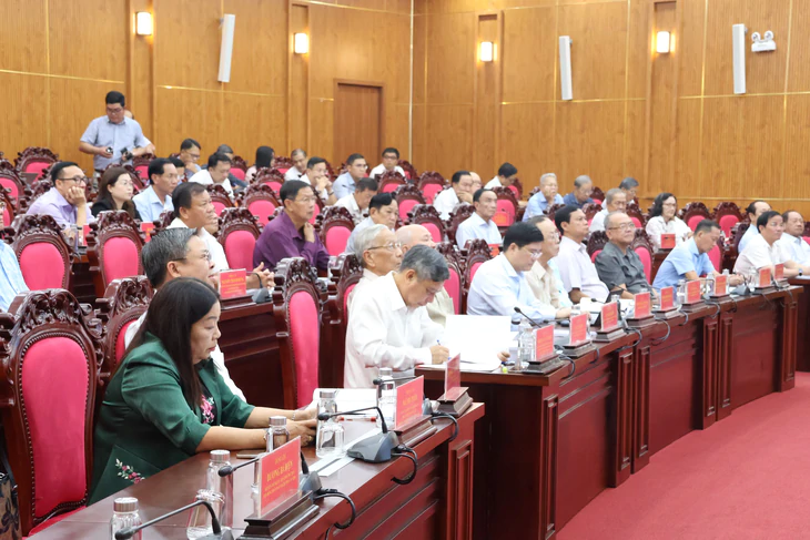Các nguyên lãnh đạo Cần Thơ tham gia góp ý dời trung tâm hành chính Cần Thơ